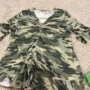 Stylish Camouflage 3/4 inch Sleeve Women's Top